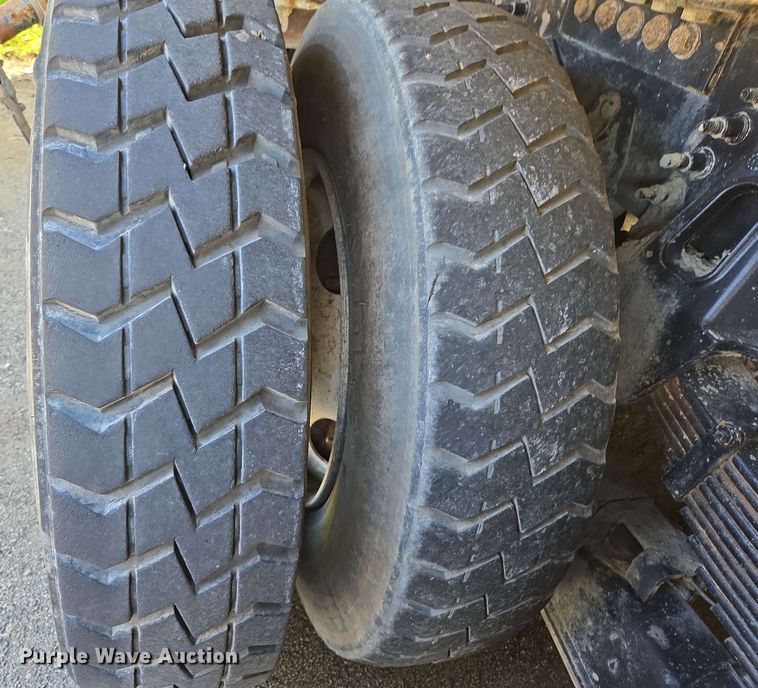 image for item EJ8730 2016 International 7400 refuse truck