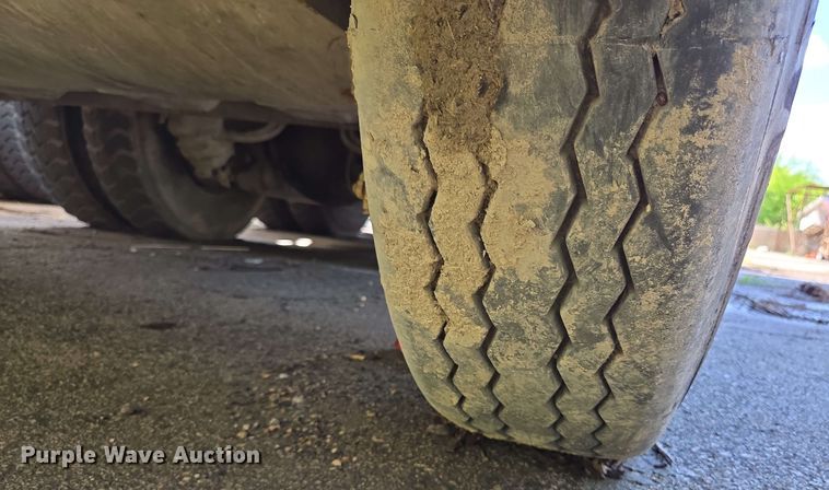 image for item EJ8730 2016 International 7400 refuse truck