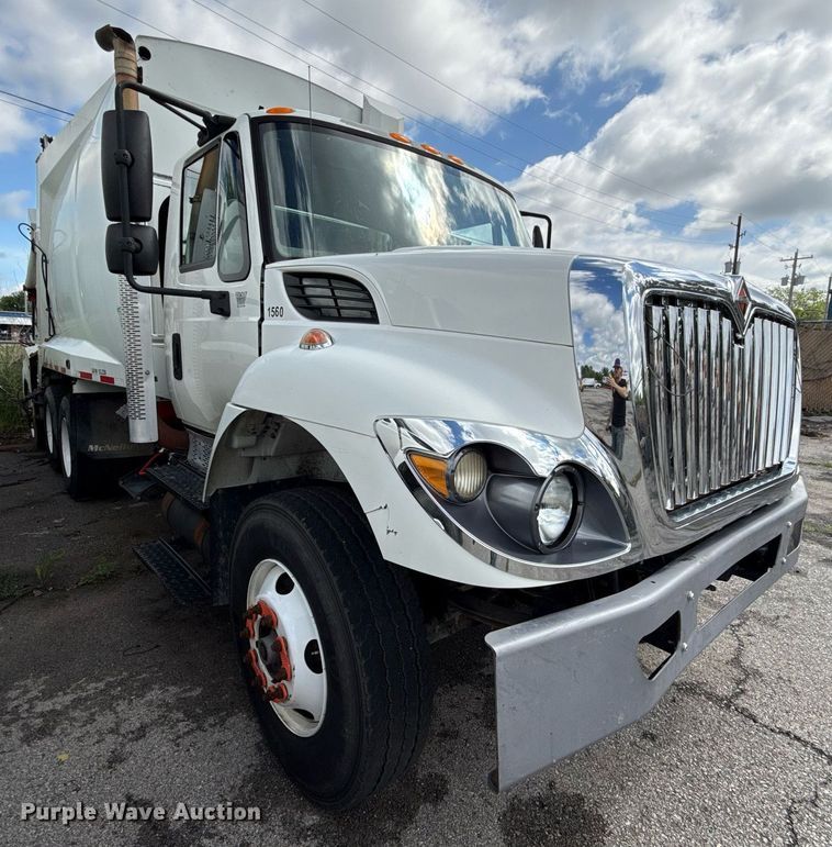 image for item EJ8731 2016 International 7400  refuse truck