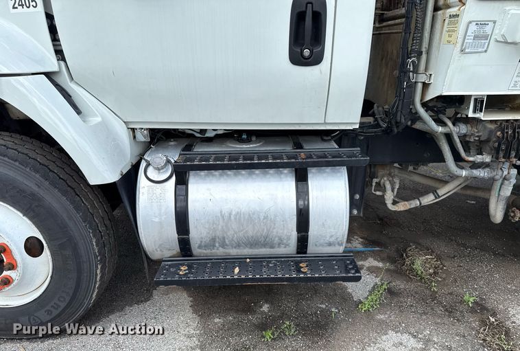 image for item EJ8731 2016 International 7400  refuse truck