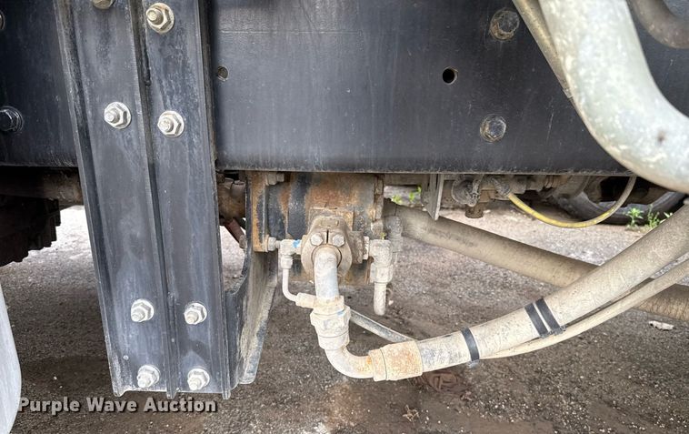 image for item EJ8731 2016 International 7400  refuse truck