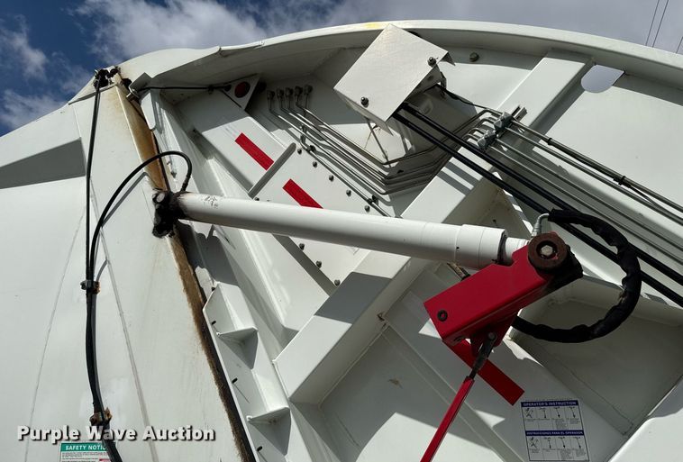 image for item EJ8731 2016 International 7400  refuse truck