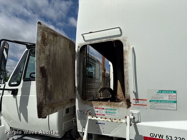 image for item EJ8731 2016 International 7400  refuse truck