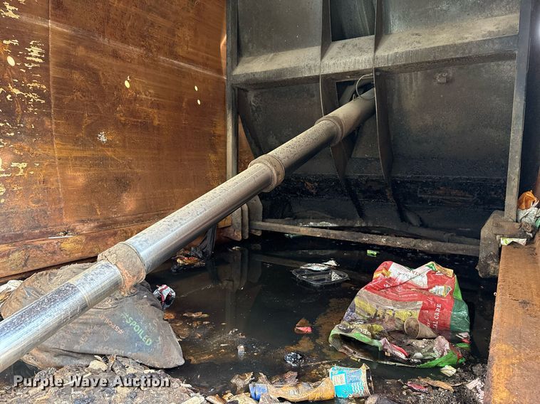 image for item EJ8731 2016 International 7400  refuse truck