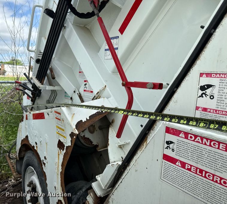 image for item EJ8731 2016 International 7400  refuse truck