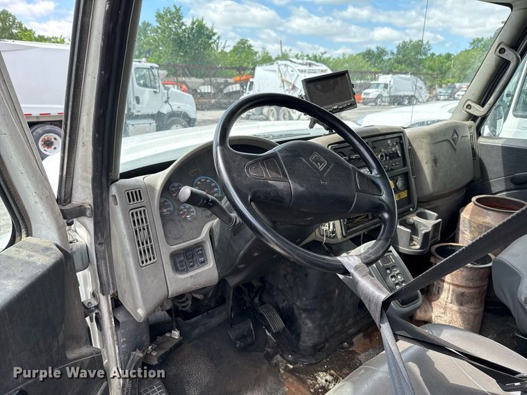 image for item EJ8731 2016 International 7400  refuse truck