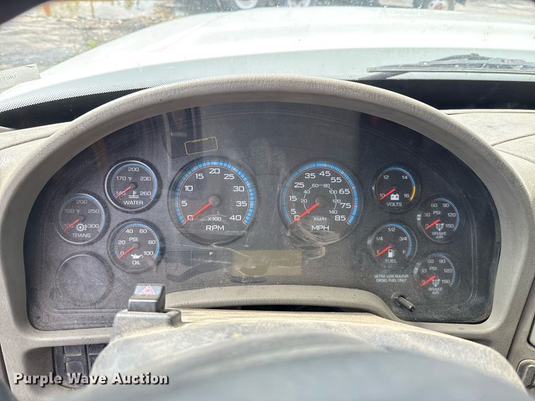 image for item EJ8731 2016 International 7400  refuse truck