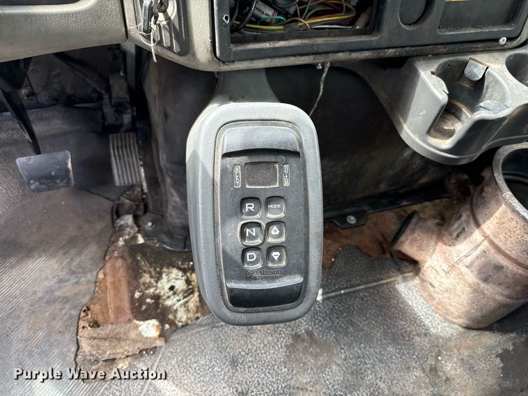 image for item EJ8731 2016 International 7400  refuse truck