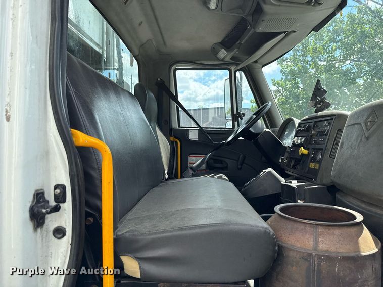 image for item EJ8731 2016 International 7400  refuse truck