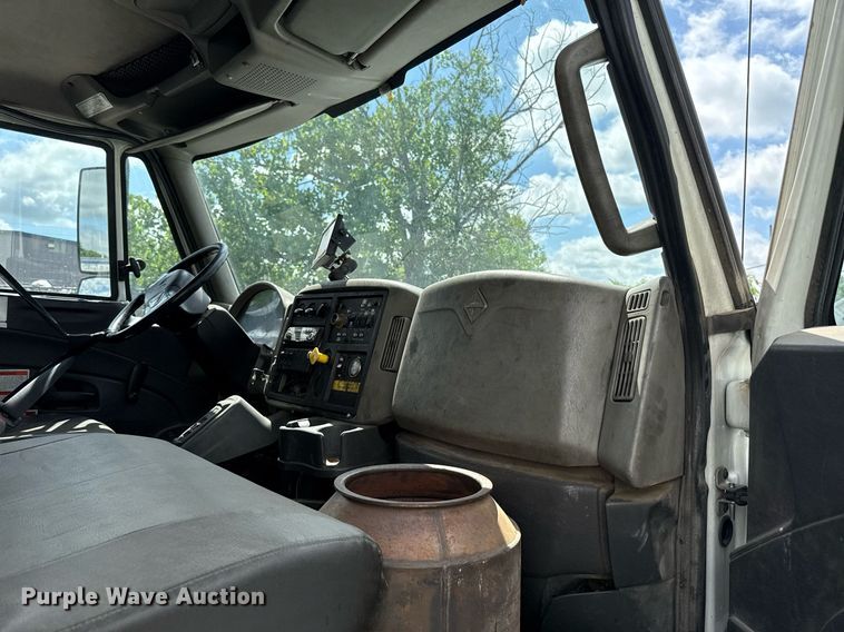 image for item EJ8731 2016 International 7400  refuse truck