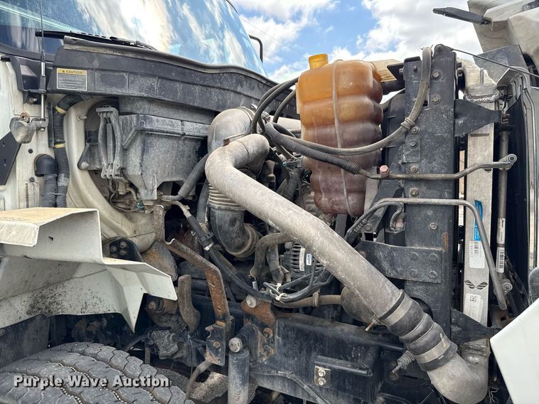 image for item EJ8731 2016 International 7400  refuse truck