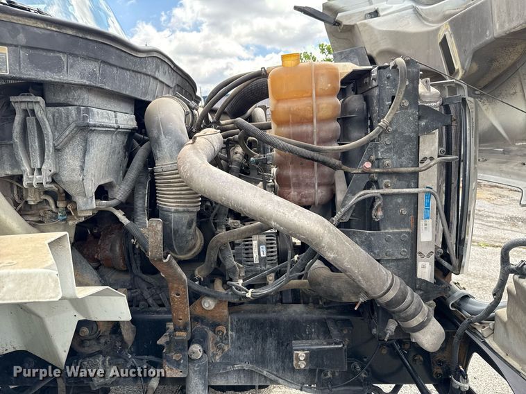 image for item EJ8731 2016 International 7400  refuse truck