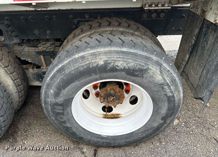 image for item EJ8731 2016 International 7400  refuse truck