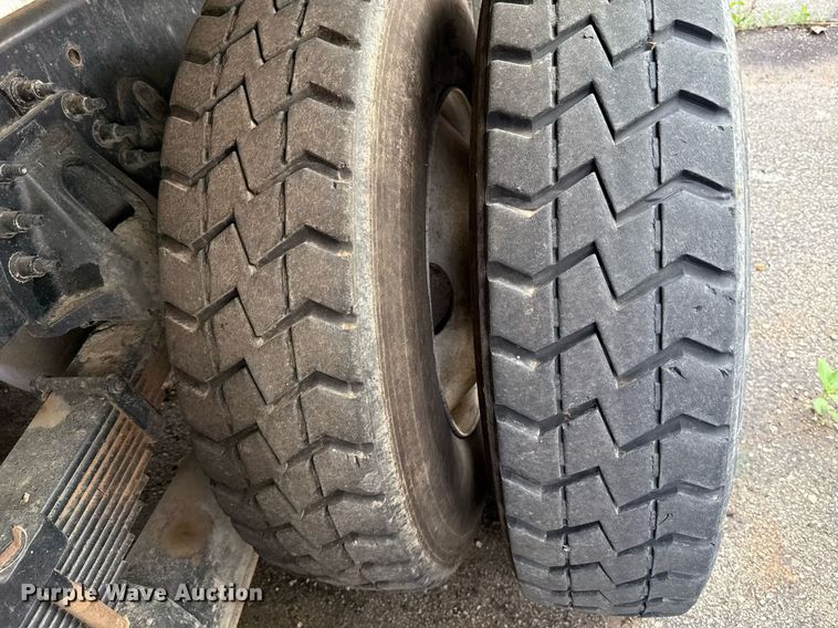 image for item EJ8731 2016 International 7400  refuse truck