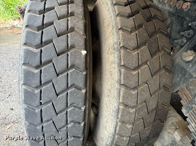 image for item EJ8731 2016 International 7400  refuse truck