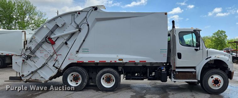 image for item EJ8732 2013 Freightliner Business Class M2 refuse truck