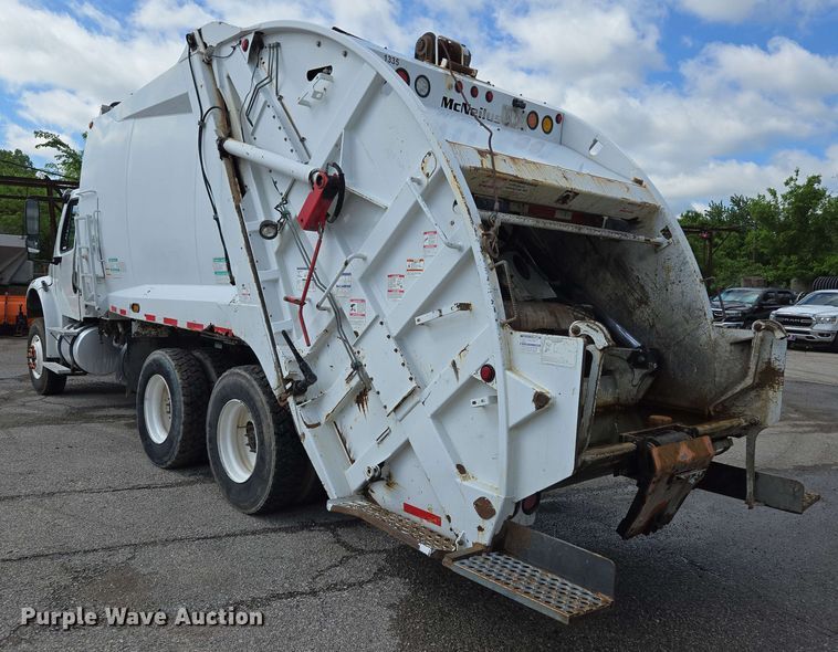 image for item EJ8732 2013 Freightliner Business Class M2 refuse truck