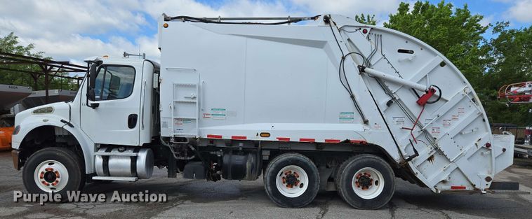 image for item EJ8732 2013 Freightliner Business Class M2 refuse truck