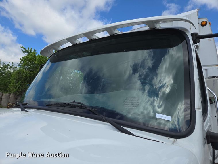 image for item EJ8732 2013 Freightliner Business Class M2 refuse truck