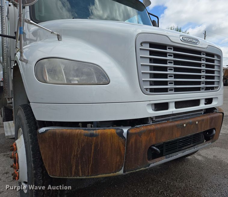 image for item EJ8732 2013 Freightliner Business Class M2 refuse truck