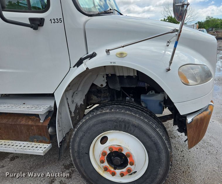 image for item EJ8732 2013 Freightliner Business Class M2 refuse truck