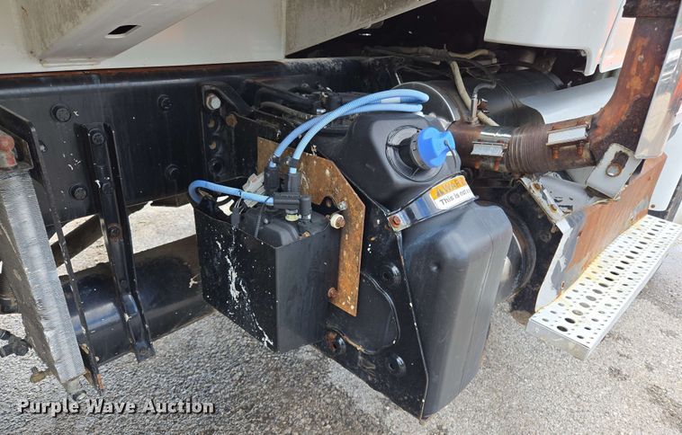 image for item EJ8732 2013 Freightliner Business Class M2 refuse truck