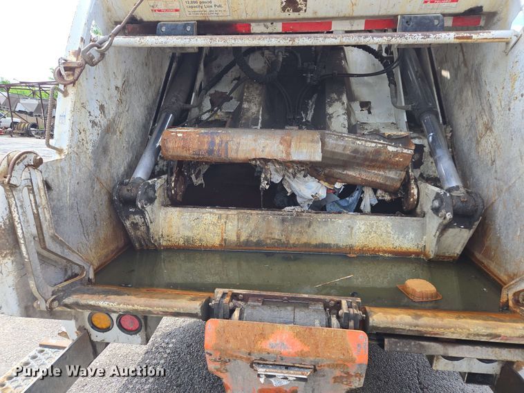 image for item EJ8732 2013 Freightliner Business Class M2 refuse truck