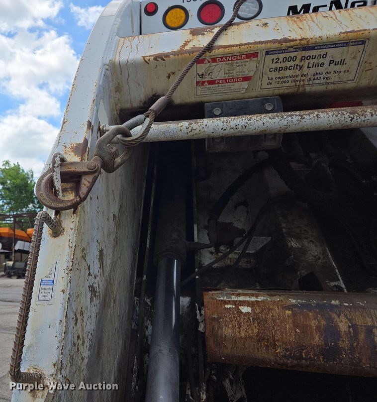 image for item EJ8732 2013 Freightliner Business Class M2 refuse truck