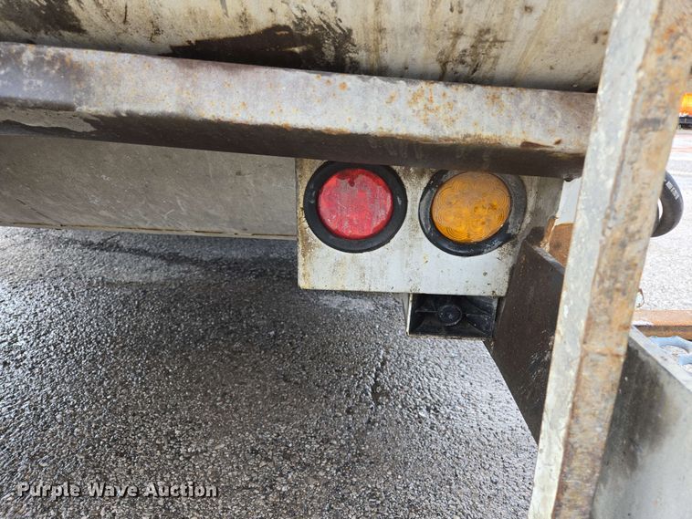 image for item EJ8732 2013 Freightliner Business Class M2 refuse truck