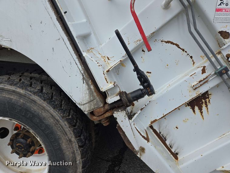 image for item EJ8732 2013 Freightliner Business Class M2 refuse truck