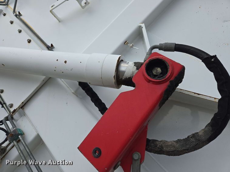 image for item EJ8732 2013 Freightliner Business Class M2 refuse truck