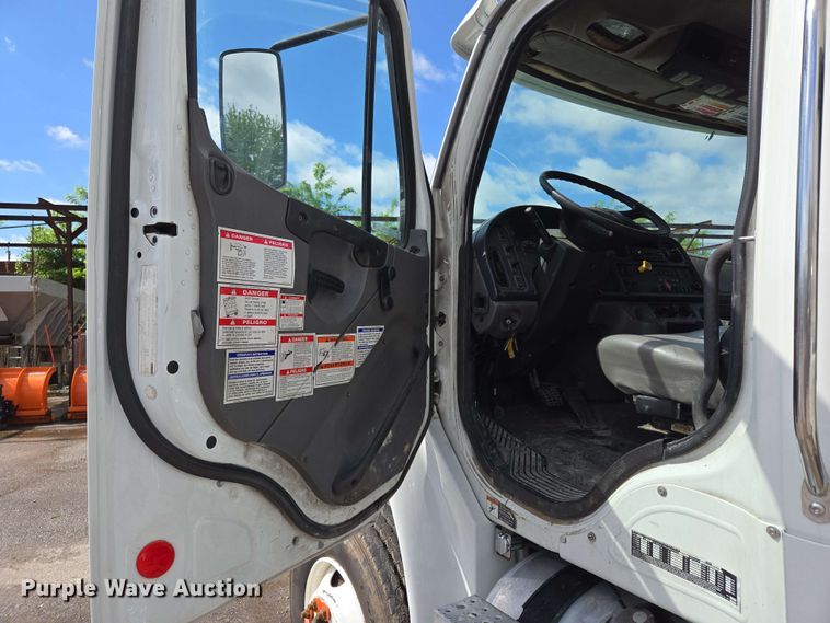 image for item EJ8732 2013 Freightliner Business Class M2 refuse truck