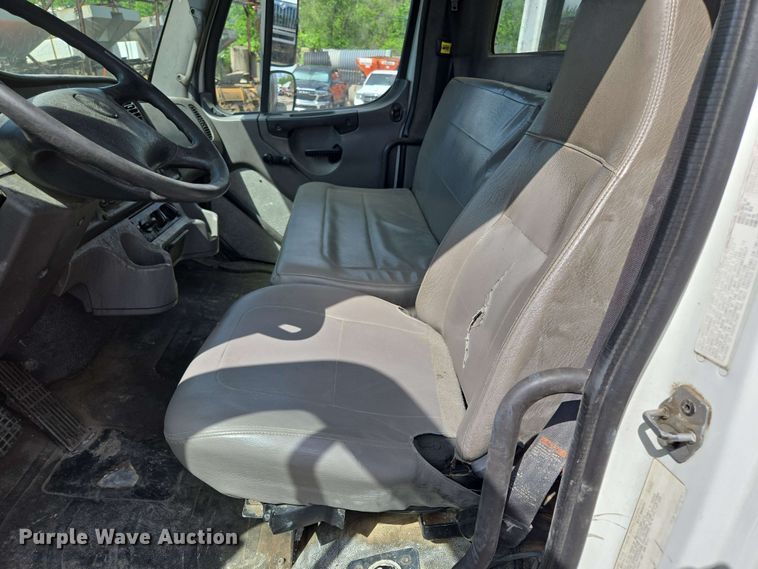 image for item EJ8732 2013 Freightliner Business Class M2 refuse truck