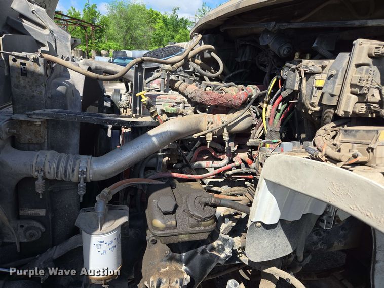 image for item EJ8732 2013 Freightliner Business Class M2 refuse truck