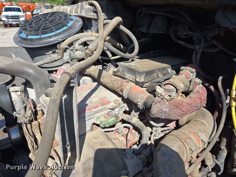 image for item EJ8732 2013 Freightliner Business Class M2 refuse truck