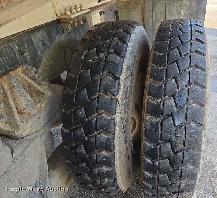 image for item EJ8732 2013 Freightliner Business Class M2 refuse truck