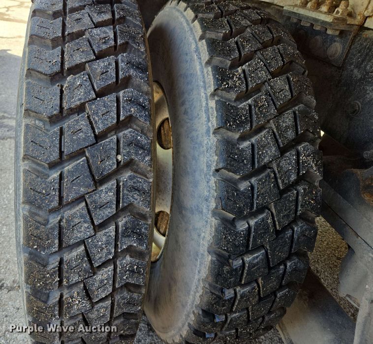 image for item EJ8732 2013 Freightliner Business Class M2 refuse truck