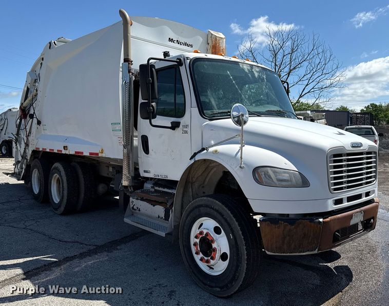 image for item EJ8733 2011 Freightliner Business Class M2 refuse truck