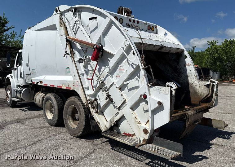 image for item EJ8733 2011 Freightliner Business Class M2 refuse truck