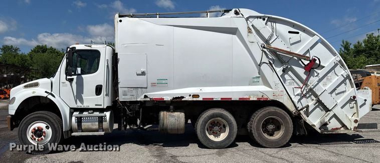 image for item EJ8733 2011 Freightliner Business Class M2 refuse truck