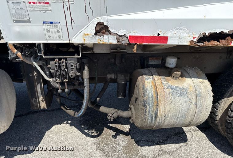 image for item EJ8733 2011 Freightliner Business Class M2 refuse truck