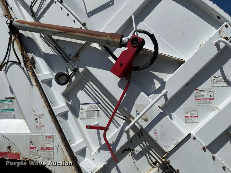 image for item EJ8733 2011 Freightliner Business Class M2 refuse truck