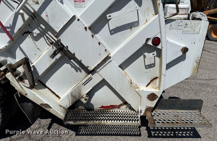 image for item EJ8733 2011 Freightliner Business Class M2 refuse truck