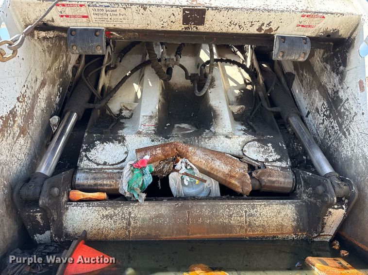 image for item EJ8733 2011 Freightliner Business Class M2 refuse truck