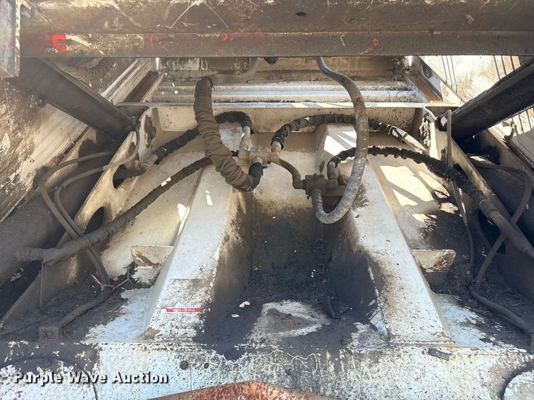 image for item EJ8733 2011 Freightliner Business Class M2 refuse truck