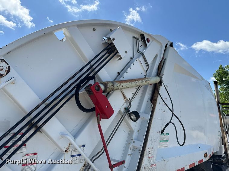 image for item EJ8733 2011 Freightliner Business Class M2 refuse truck