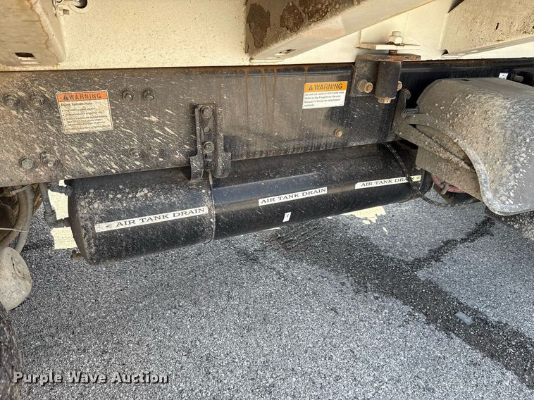 image for item EJ8733 2011 Freightliner Business Class M2 refuse truck