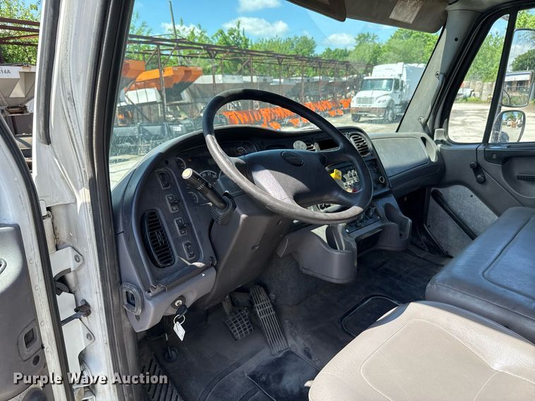 image for item EJ8733 2011 Freightliner Business Class M2 refuse truck