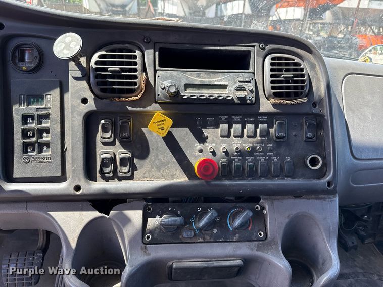 image for item EJ8733 2011 Freightliner Business Class M2 refuse truck