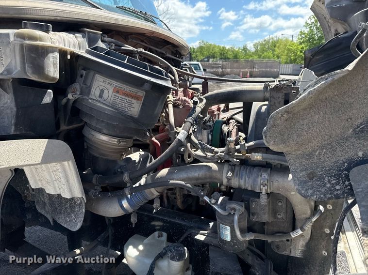 image for item EJ8733 2011 Freightliner Business Class M2 refuse truck